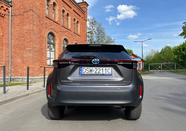 Toyota Yaris Cross cena 120000 przebieg: 6200, rok produkcji 2022 z Świebodzice małe 56